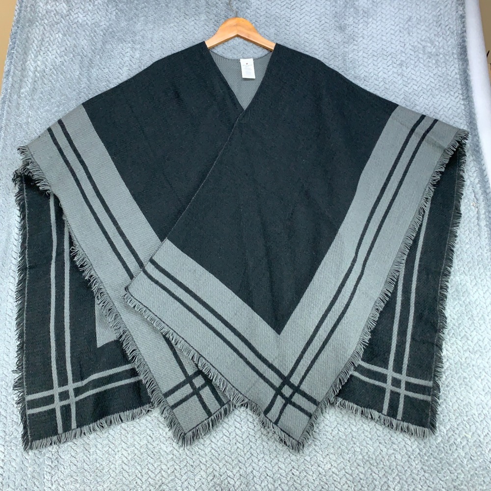 Woolrich Reversible Poncho Wrap Black‎ Grey Fringe Colorblock HLM0250S One Size